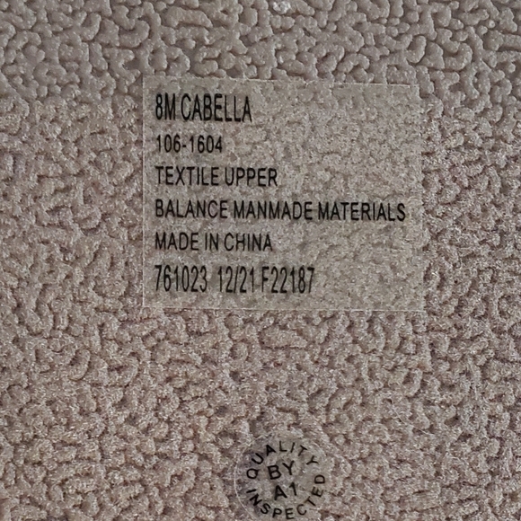 Liz Claiborne Yellow Sandals - Picture 6 of 8